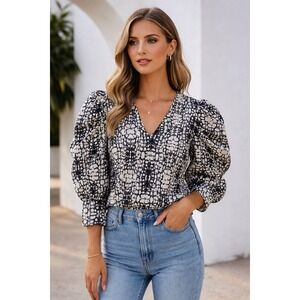 Olivia James the Label Navy Cream VNeck Puff Sleeves Top Blouse Shirt XS